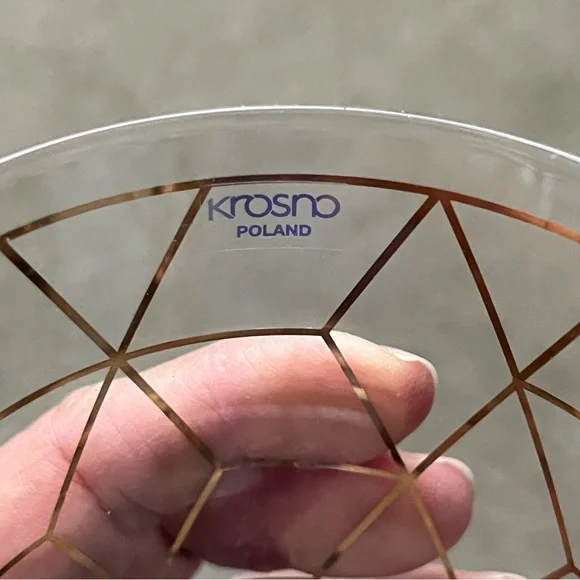 Crate & Barrel Set of 2 Cocktail glasses New - Picture 3 of 4